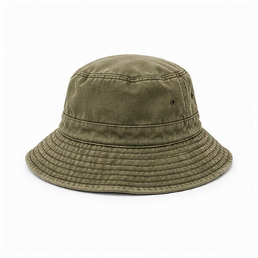 Sombrero de pescador vintage sobre fondo blanco